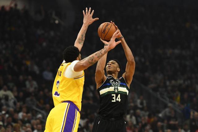 火箭暂缓超巨追逐计划 字母哥布朗交易不划算？